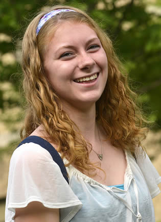 college-student-girl-smiling