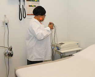 nurse-using-medical-equipment