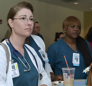 nurses-at-convention-event