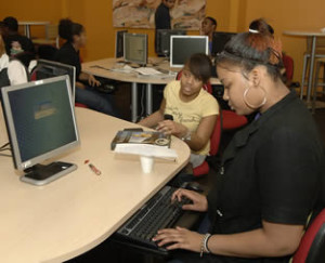 college-students-working-on-computer