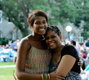 daughter-college-student-with-mom