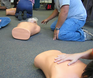 medical-life-saving-training-00992