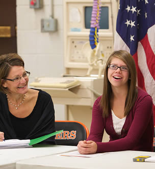 medical-student-talking-to-instructor