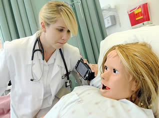 nurse-aide-training-with-simulator-939290