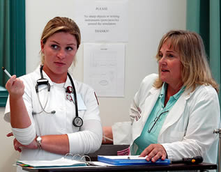 nurses-discussing-class-9202023