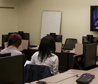 students-in-medical-class-watching-presentation