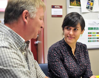 college-girl-speaking-with-instructor