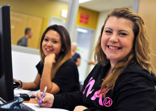 college-students-in-computer-lab