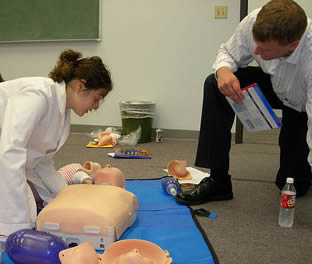 medical-life-saving-training-9022