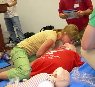 mouth-to-mouth-cpr-training-67676
