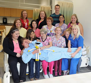 nurses-at-hospital-in-group-picture