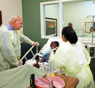 nursing-trainees-in-medical-simulation-room