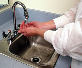 proper-health-care-handwashing-procedures-3355