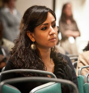 female-colleges-student-in-lecture