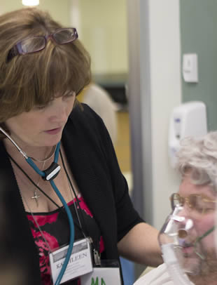 nurse-helping-patient-in-hospital