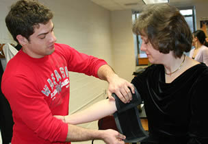 practice-taking-blood-pressure-medical-class-555636