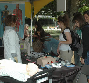 medical-equipment-demonstration