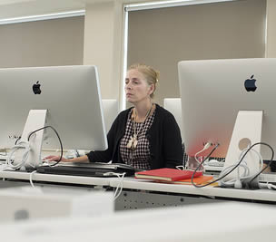 instructor-working-on-mac