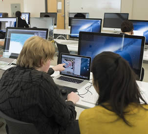 students-using-computers-in-class