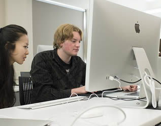 students-working-on-mac-computer