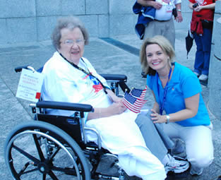 health-care-worker-with-elderly-patient