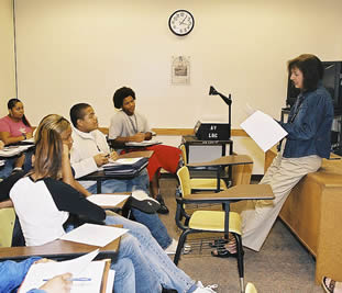 instructor-talking-with-class-of-students