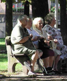 elderly-group-46