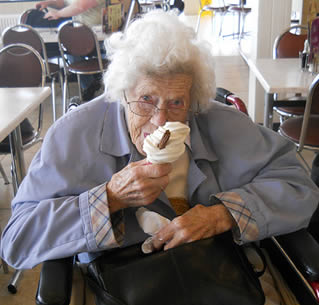 elderly-woman-eating-ice-cream-9922