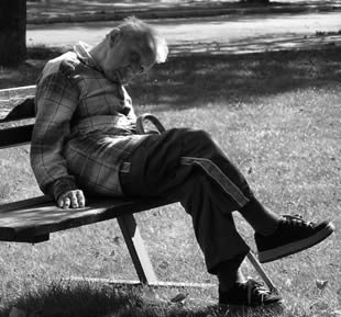 old-man-sleeping-5503