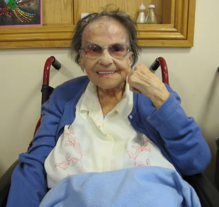 resident-woman-at-long-term-nursing-home-6622