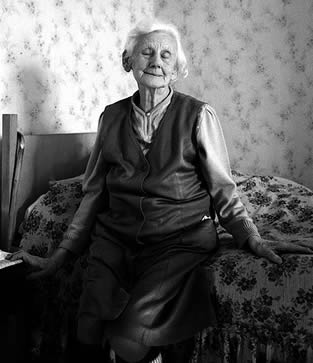 retirement-home-woman-0334