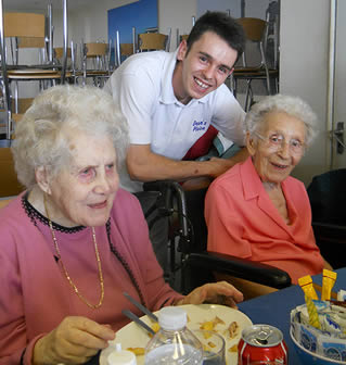 senior-ladies-out-for-lunch-9002