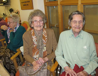 seniors-at-retirement-home-9220
