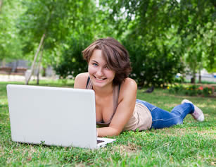 college-student-girl-with-laptop