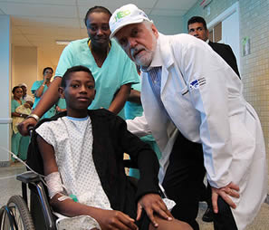 nurse-aide-with-child-patient-in-wheelchair